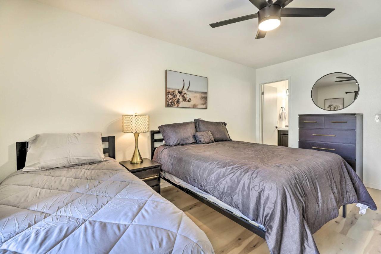 Renovated Chandler Townhome Walk To Downtown المظهر الخارجي الصورة